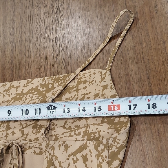 Cut-out Dress With Rouched Side - Picture 13 of 13